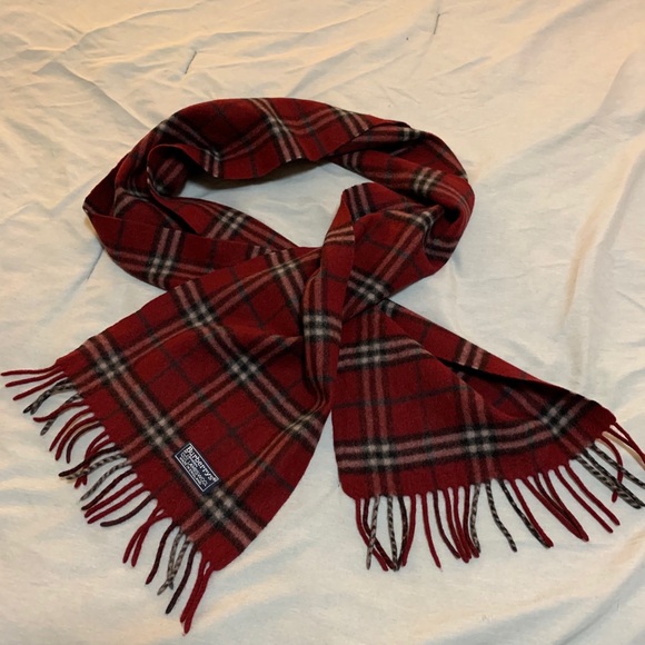 Burberry Lambswool deep red check scarf - Picture 6 of 7